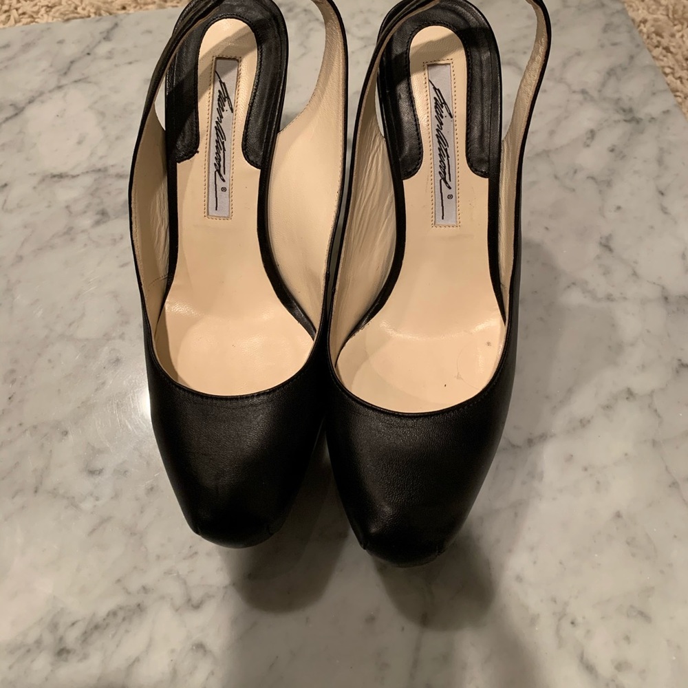 Brian Atwood classic pump